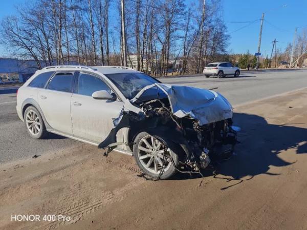 В Сосновом Бору автобус попал в аварию. Есть пострадавший