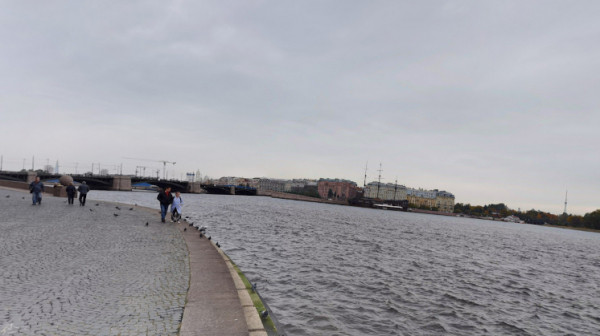Юные туристы хотели посмотреть Петербург, а в итоге нашли труп в Неве