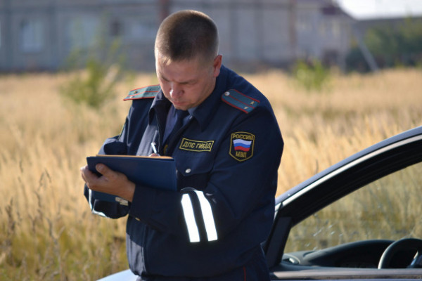 Помощнику депутата Госдумы Милонова назначено 30 тысяч за управление машиной без прав в Луганске