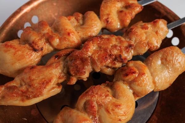 
        Йогурт или молоко? Как приготовить сочный шашлык из курицы    