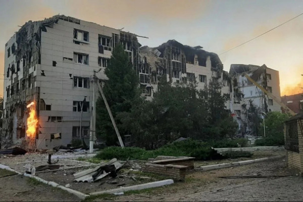 Увеличилось число жертв атаки на общежитие в Старобельске. Неизвестна судьба 11 студентов