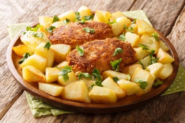 
        Масло должно сочиться. Секреты приготовления лучших пожарских котлет    