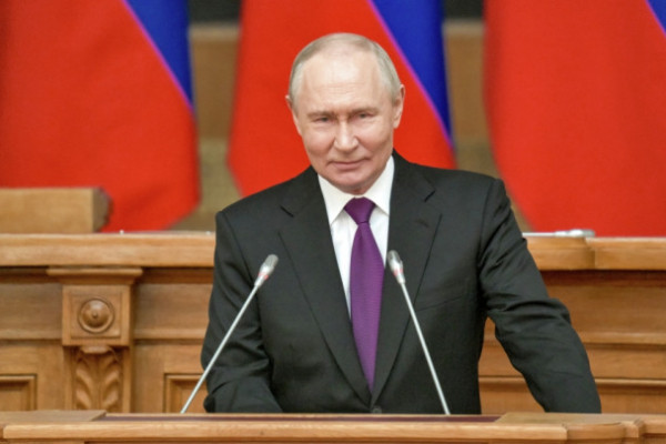 Путин поддержал предложение отсрочить регионам погашение бюджетных кредитов Путин поддержал предложение отсрочить регионам погашение бюджетных кредитов