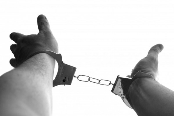 Задержан подозреваемый в нападении на бывшую в Петербурге с ножом и кислотой