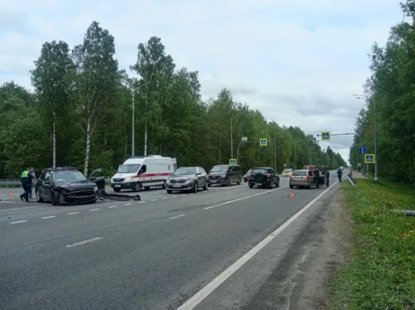 На &laquo;Южном полукольце&raquo; под Кировском разбились два Volkswagen и Hyundai