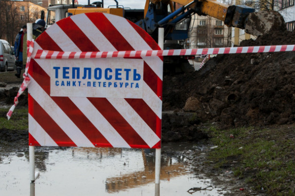 Локализован прорыв трубы у детской площадки в Кудрово. Участок заменят