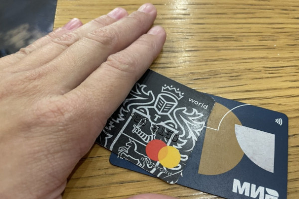 ЦБ: карты Mastercard и Visa должны уйти с российского рынка ЦБ: карты Mastercard и Visa должны уйти с российского рынка