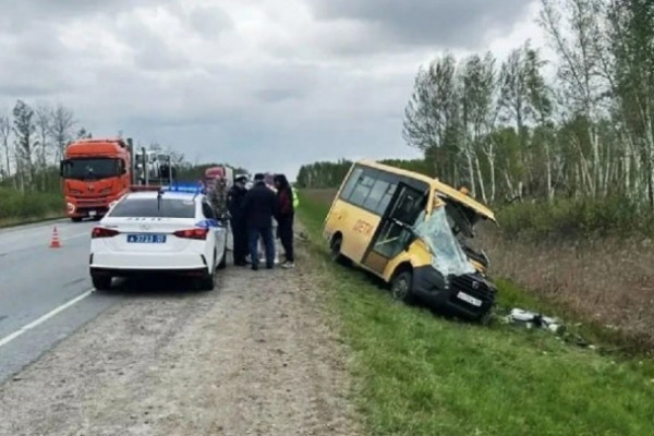Один ребенок погиб в ДТП с автобусом в Омской области