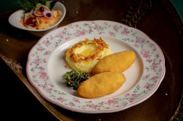 
        Масло должно сочиться. Секреты приготовления лучших пожарских котлет    