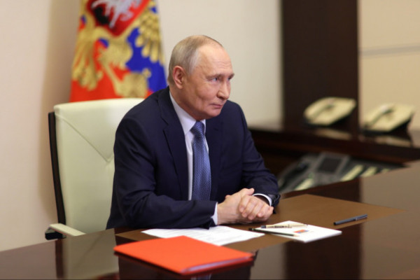 Путин поручил обновить образовательные стандарты с учетом ИИ