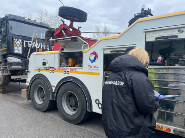Экомилиция провела рейд в Ломоносовском районе. Два самосвала отправились на спецстоянку