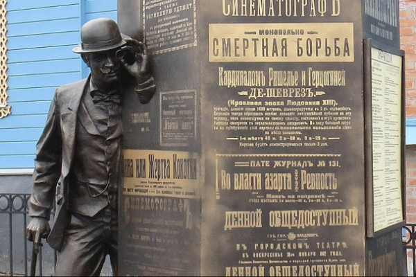 Пожал протестанту руку &ndash; попал в связь. Почему в Петербурге начальство филеров любит революционеров