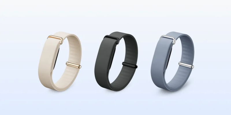 Google показала Fitbit Air &mdash; аналог фитнес-браслета Whoop без обязательной подписки