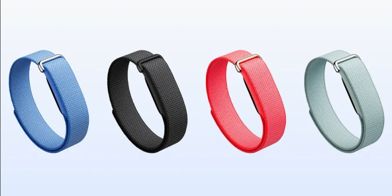 Google показала Fitbit Air &mdash; аналог фитнес-браслета Whoop без обязательной подписки