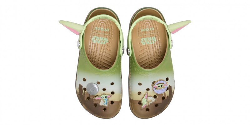 Ко Дню &laquo;Звёздных войн&raquo;: Crocs выпустила сабо по &laquo;Мандалорцу и Грогу&raquo; и классической трилогии