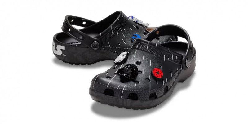 Ко Дню &laquo;Звёздных войн&raquo;: Crocs выпустила сабо по &laquo;Мандалорцу и Грогу&raquo; и классической трилогии