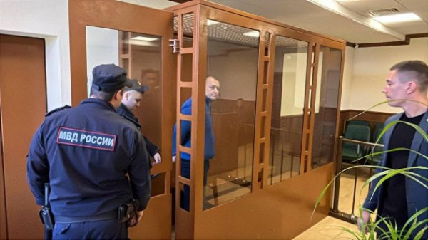 В Петербурге депутату, коммерсанту и руководителям Колпино продлили арест В Петербурге депутату, коммерсанту и руководителям Колпино продлили арест