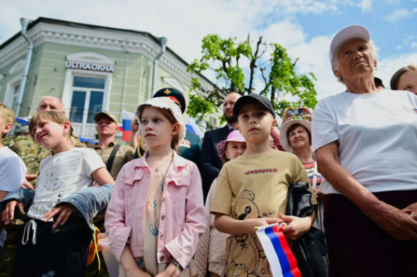 Ленобласть отмечает День России концертами и народными гуляниями