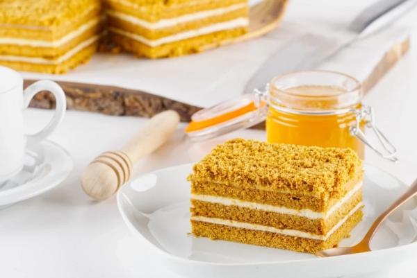 
        Тот самый вкус из детства. Готовим торт &laquo;Рыжик&raquo; по бабушкиному рецепту    