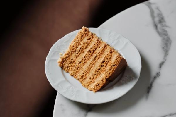 
        Тот самый вкус из детства. Готовим торт &laquo;Рыжик&raquo; по бабушкиному рецепту    