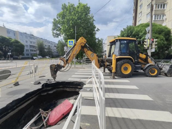 26 метров готовы, 110 - в планах. Леноблводоканал крупно обновляет канализацию в Киришах