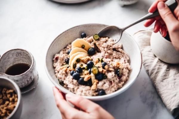 
        Названы завтраки, после которых быстро наступает чувство голода    