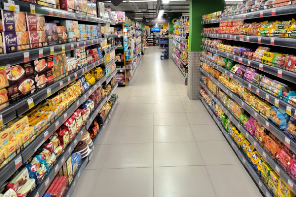 В России подорожал «петербургский» набор продуктов: кура, греча, соль В России подорожал «петербургский» набор продуктов: кура, греча, соль