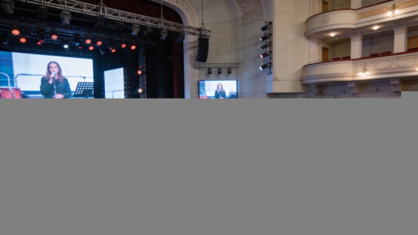Жители России не готовы платить за концерты виртуальных артистов Жители России не готовы платить за концерты виртуальных артистов