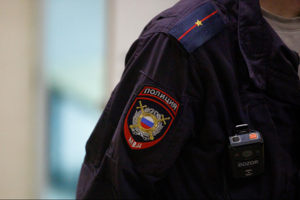 Осужденного в Гатчине наказали и в Петербурге - металлической дверью прищемил участкового Осужденного в Гатчине наказали и в Петербурге - металлической дверью прищемил участкового