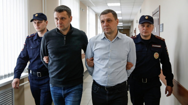 В Петербурге арестованы фигуранты дела о хищении 50 млн у метрополитена В Петербурге арестованы фигуранты дела о хищении 50 млн у метрополитена