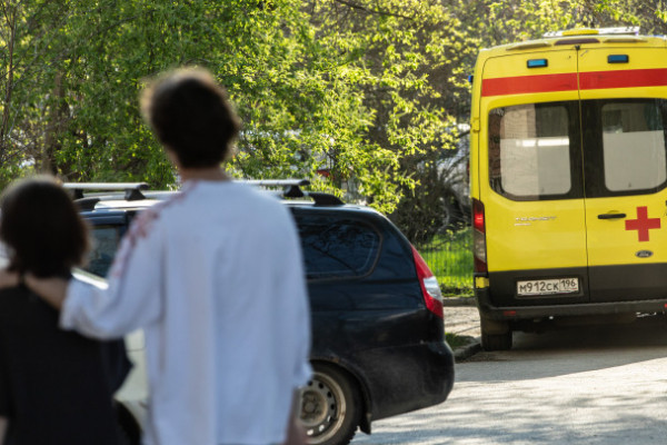 Смерть ребенка в воротах расследуют в Петербурге