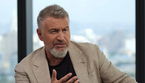 Агутин, Пресняков и Подольская устроили концерт прямо на борту самолета