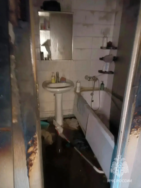 Пожар тушили в многоквартирном доме в Мурино. Спасен мужчина