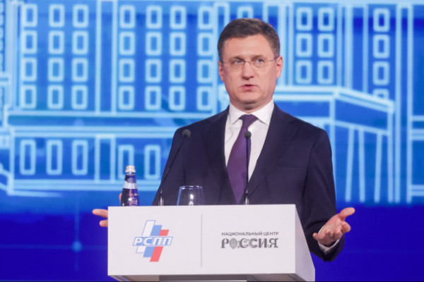 Вице-премьер Новак: Работа по защите НПЗ ведется постоянно