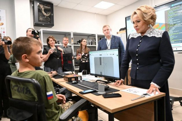 Валентина Матвиенко навестила кластер реабилитации участников СВО во Всеволожске