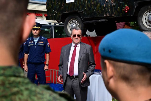 Правительство Ленобласти передало два автобуса Минобороны РФ