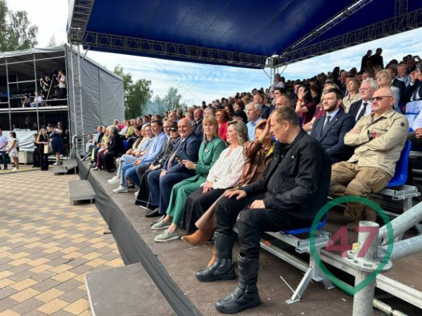 Желудь в почете, Всеволожск - в торжестве. Губернатор Дрозденко необычно приехал на юбилей