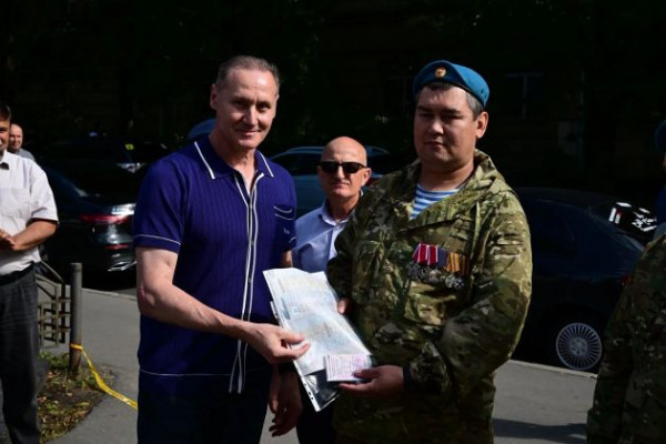 Правительство Ленобласти передало два автобуса Минобороны РФ