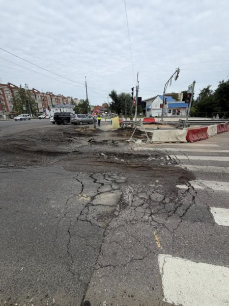 В Тосно перекрыли участок на шоссе Барыбина. Там не смог проехать и самосвал