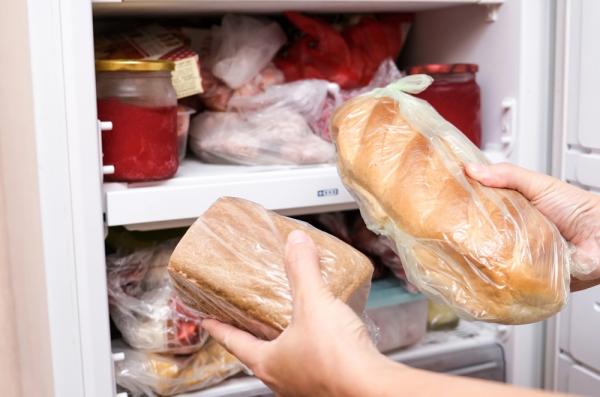 
        Что нельзя хранить в холодильнике и сколько живут продукты после вскрытия?    