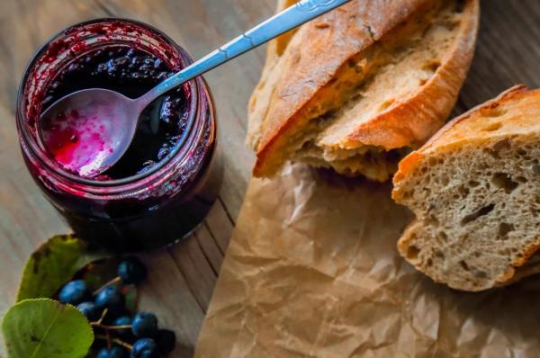 Не выбрасывать! 10 способов сделать черноплодную рябину реально вкусной
Не выбрасывать! 10 способов сделать черноплодную рябину реально вкусной