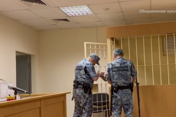 И стукнуло 18. Парень прятался от следствия после разбоя в Петербурге до дня рождения, чтобы не отвечала мать
