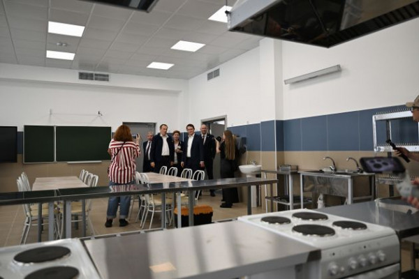 В Новоселье открыли две новые школы