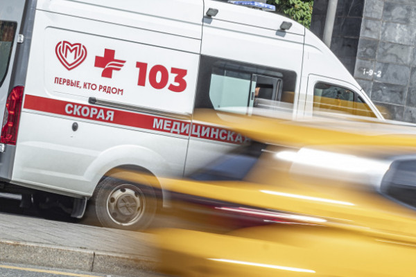 На проспекте в Мурино иномарка снесла пешехода-нарушительницу
