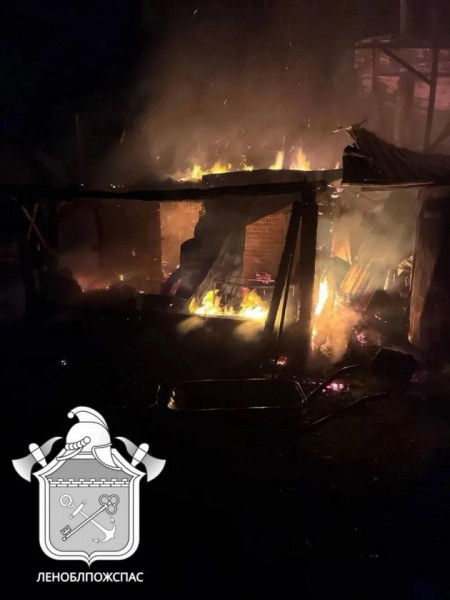 В Симагино сгорели кухня и бытовка, у Полян пламя выжгло баню и дерево в теплицах