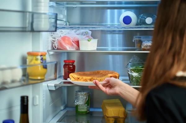 
        Что нельзя хранить в холодильнике и сколько живут продукты после вскрытия?    