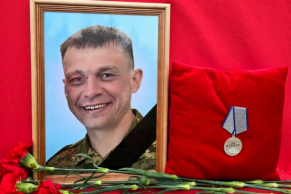 В Тихвине простились с бойцом СВО. Он скончался от ранения