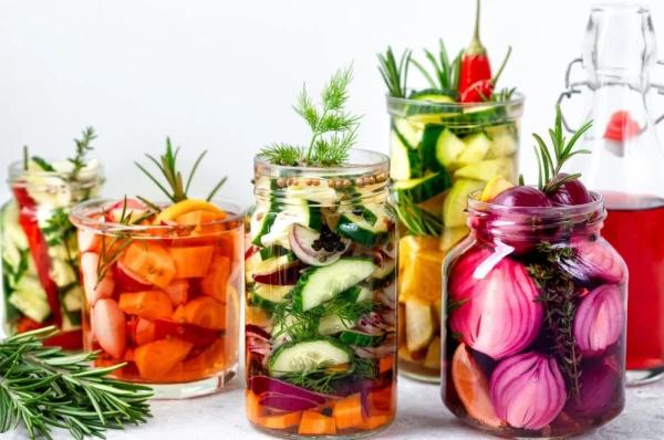 
        Быстро, просто, без уксуса. Топ-3 способа сохранить вкус и витамины на зиму    