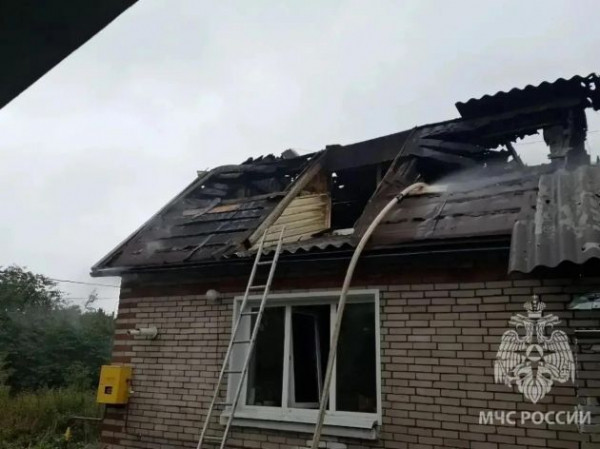 В Волосово при пожаре погиб ребенок. Еще одну девочку госпитализировали