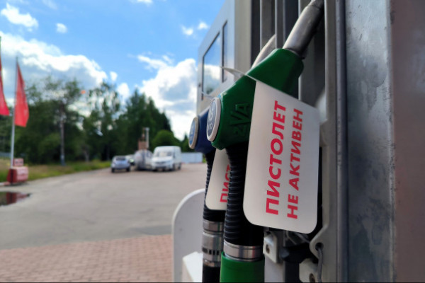 В Ленобласти за неделю подорожал бензин, следует из данных Росстата
